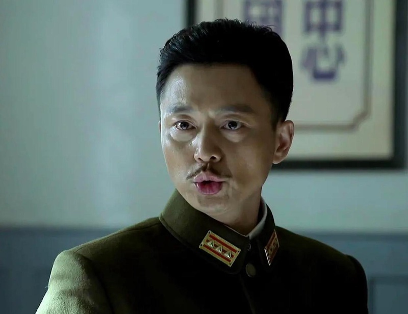刘奕君