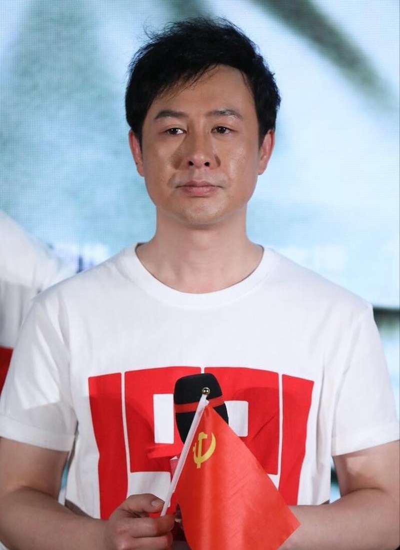 张颂文